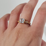 SQUARE STONE RING WITH WAVE SHOULDER