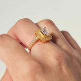 EMERALD HALO DIAMANTE RING