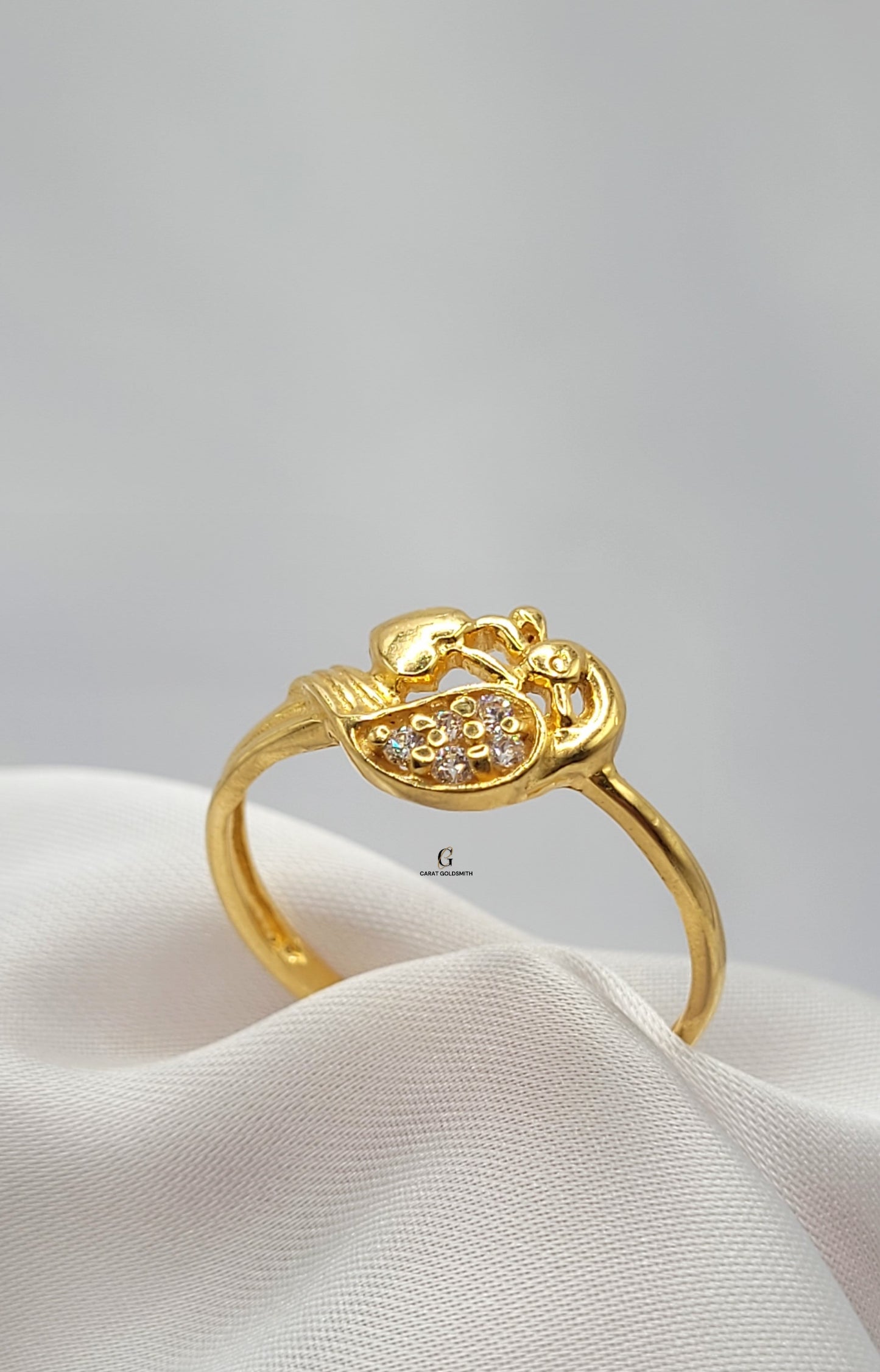 INTRICATE HEART DESIGN RING