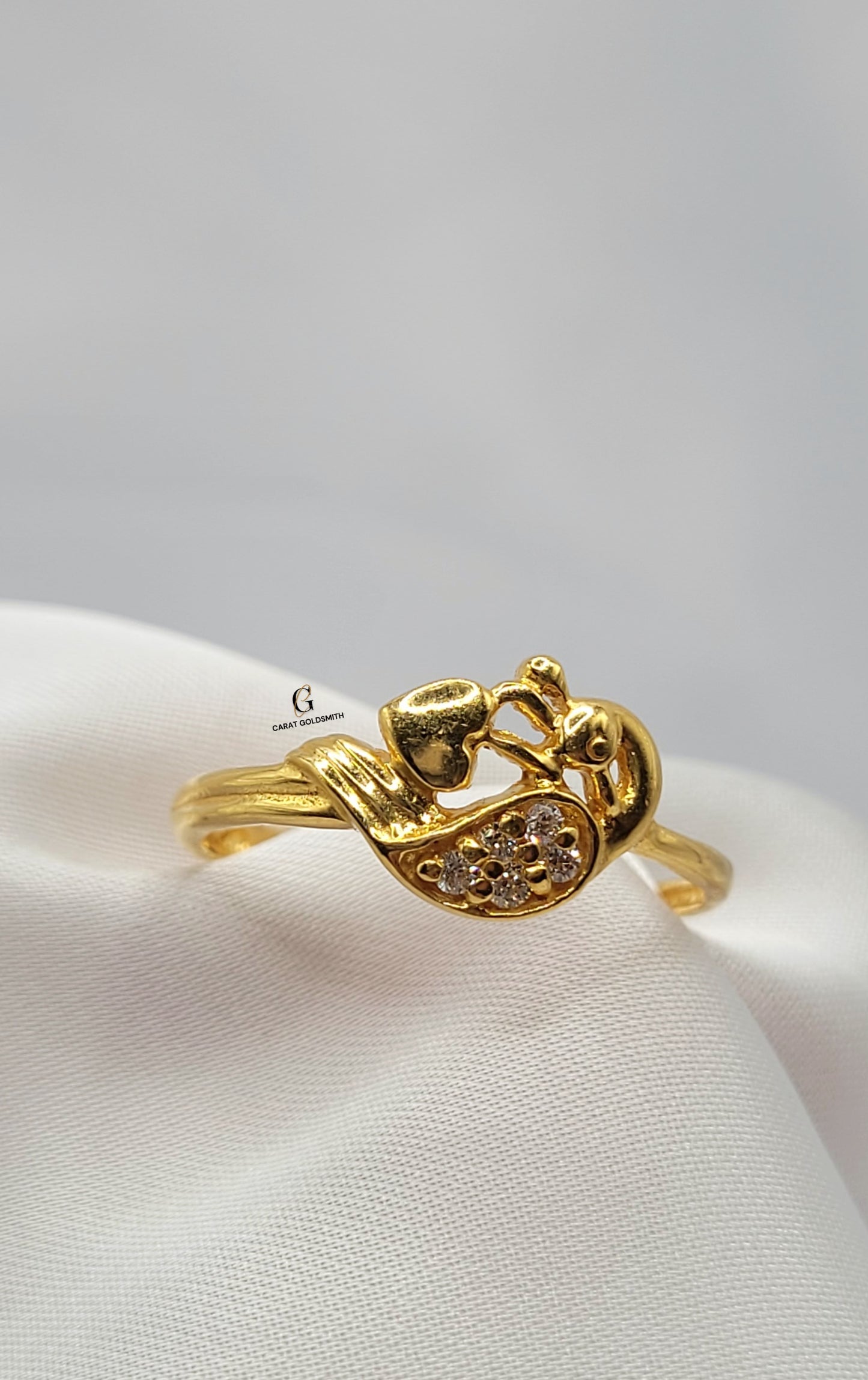 INTRICATE HEART DESIGN RING