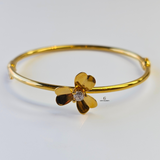 SINGLE FLOWER HINGED BANGLE