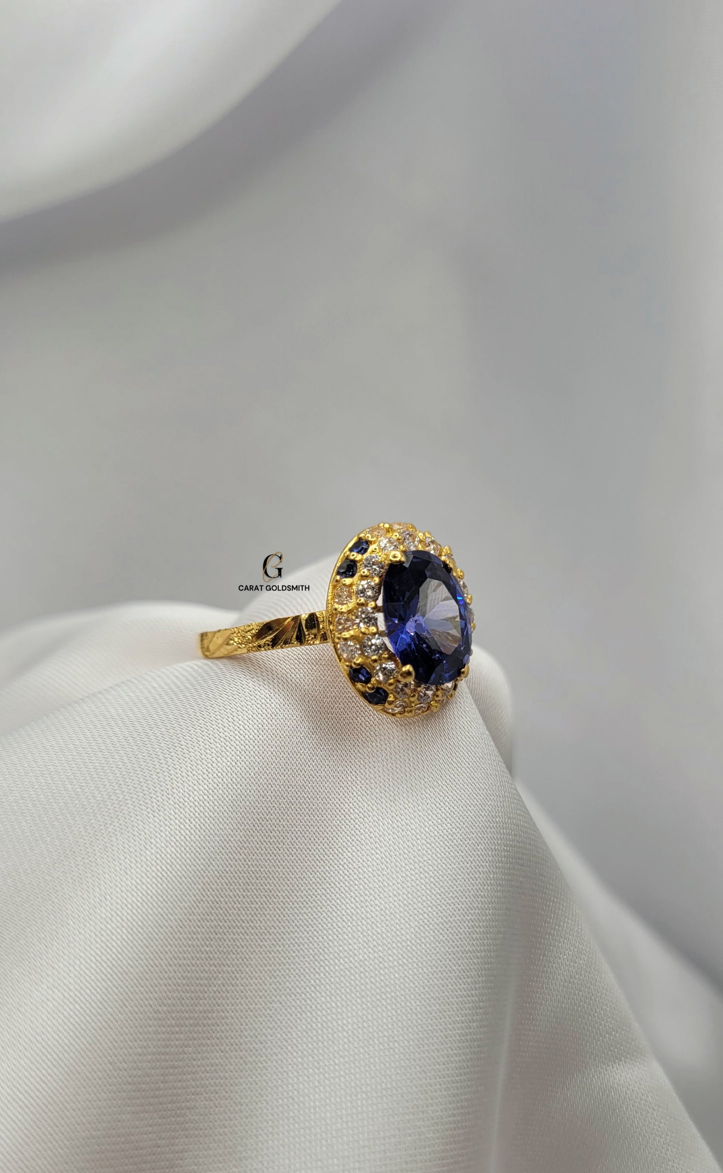 OVAL CUT BLUE SAPPHIRE RING