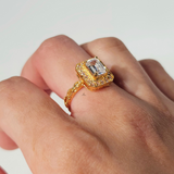 EMERALD HALO DIAMANTE RING