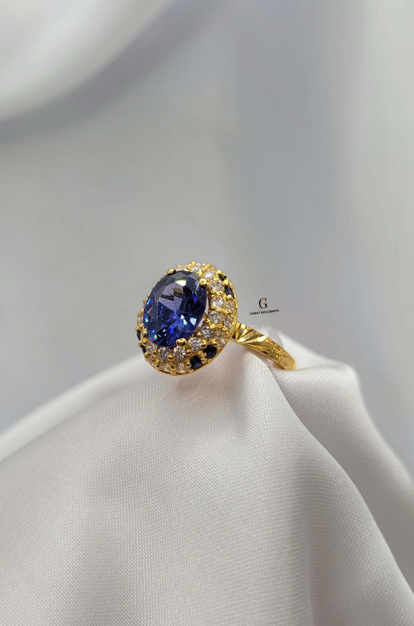 OVAL CUT BLUE SAPPHIRE RING