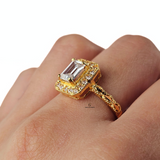 EMERALD HALO DIAMANTE RING
