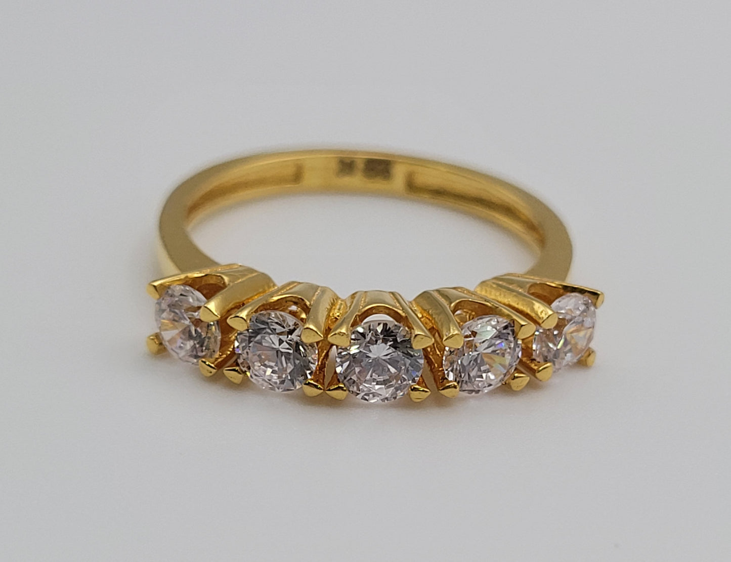 FIVE STONE GRADUATED RING