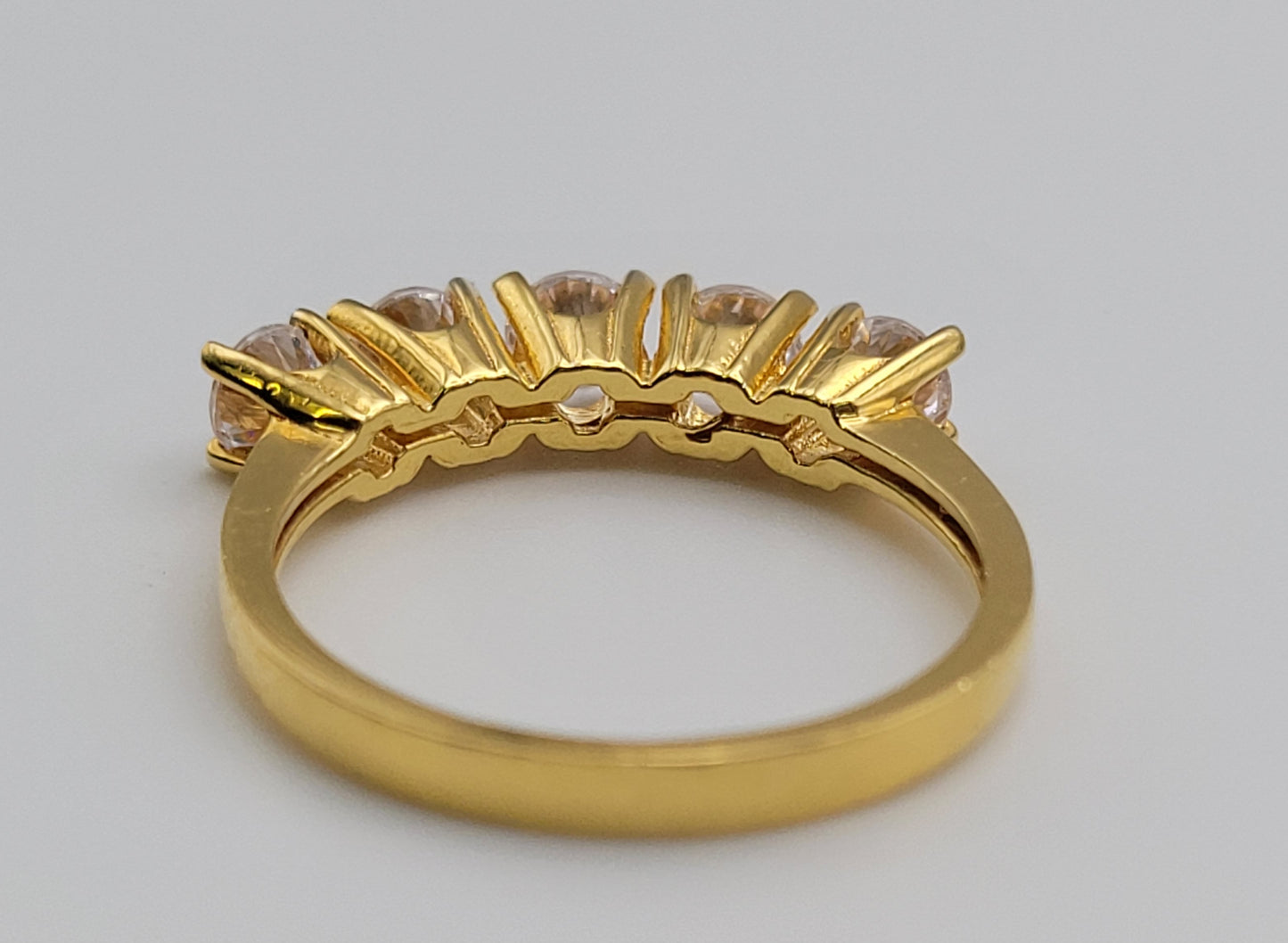 FIVE STONE GRADUATED RING