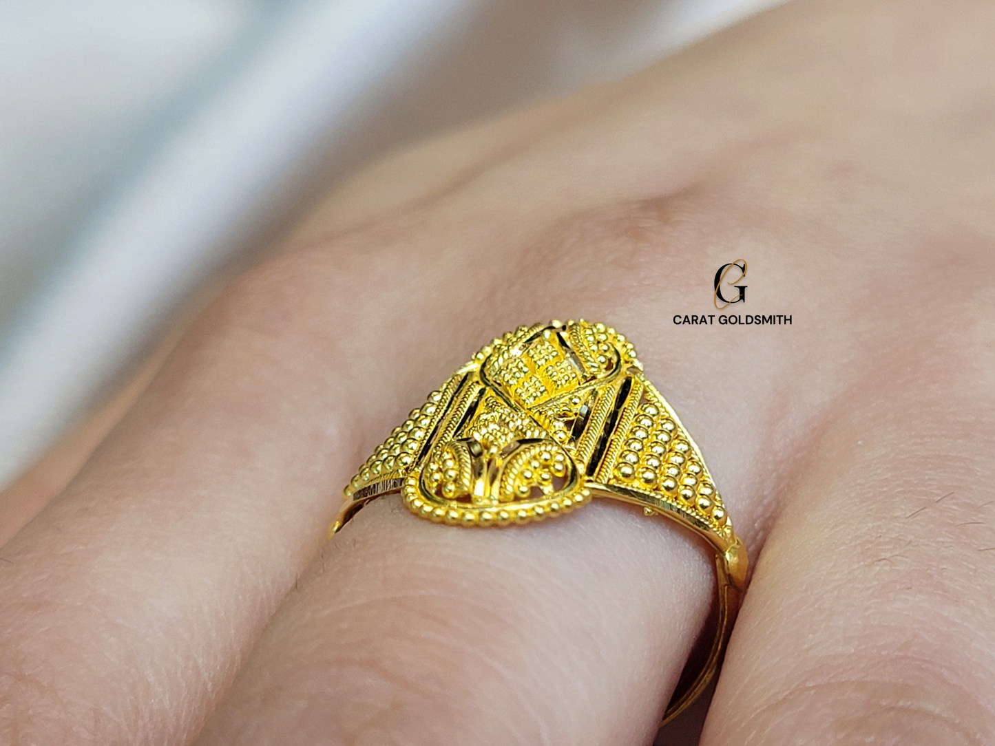 INTRICATE GOLD RING