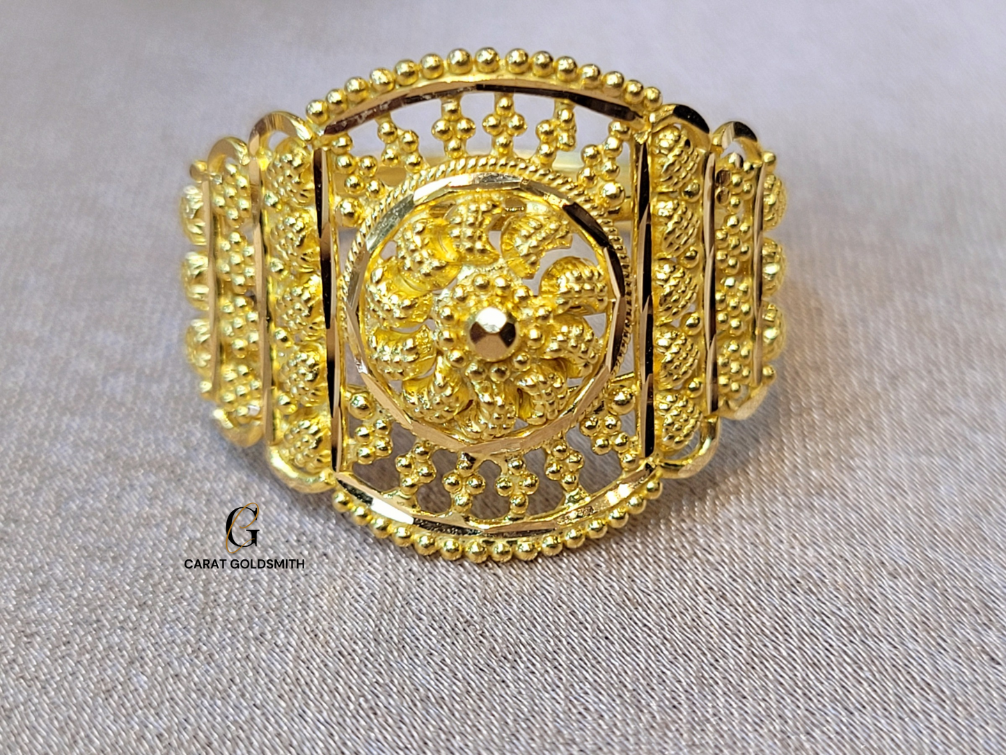 INTRICATE GOLD RING